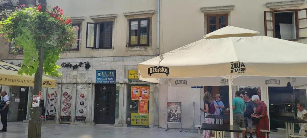 Apartman Julija 1 Rijeka Exteriör bild