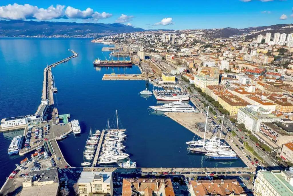 Apartman Julija 1 Rijeka Exteriör bild
