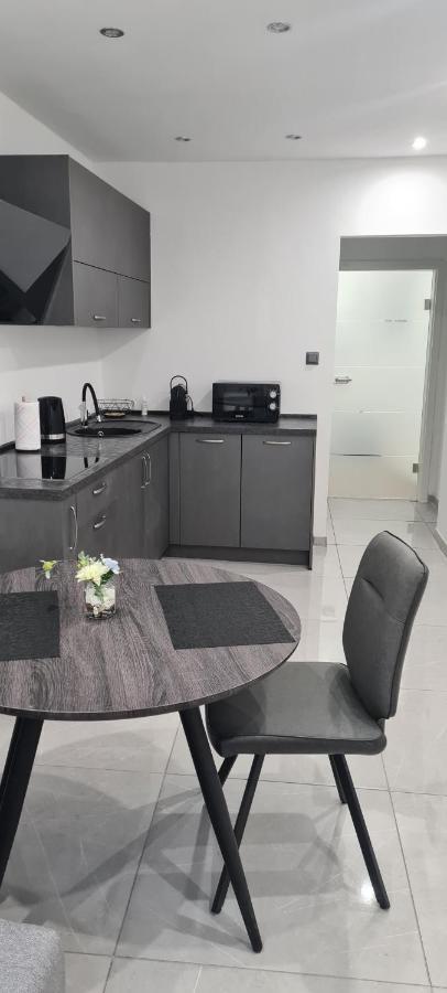 Apartman Julija 1 Rijeka Exteriör bild