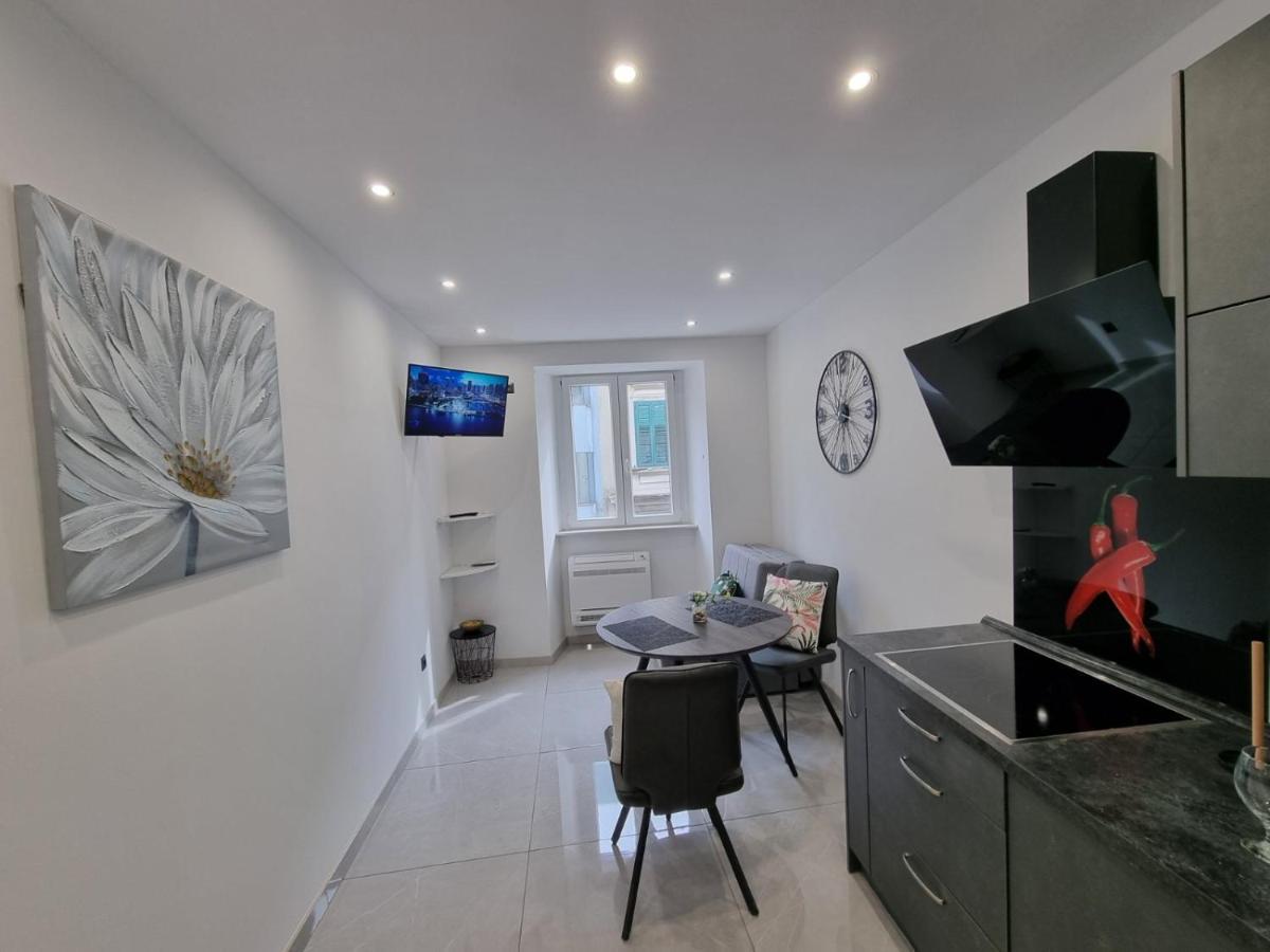 Apartman Julija 1 Rijeka Exteriör bild